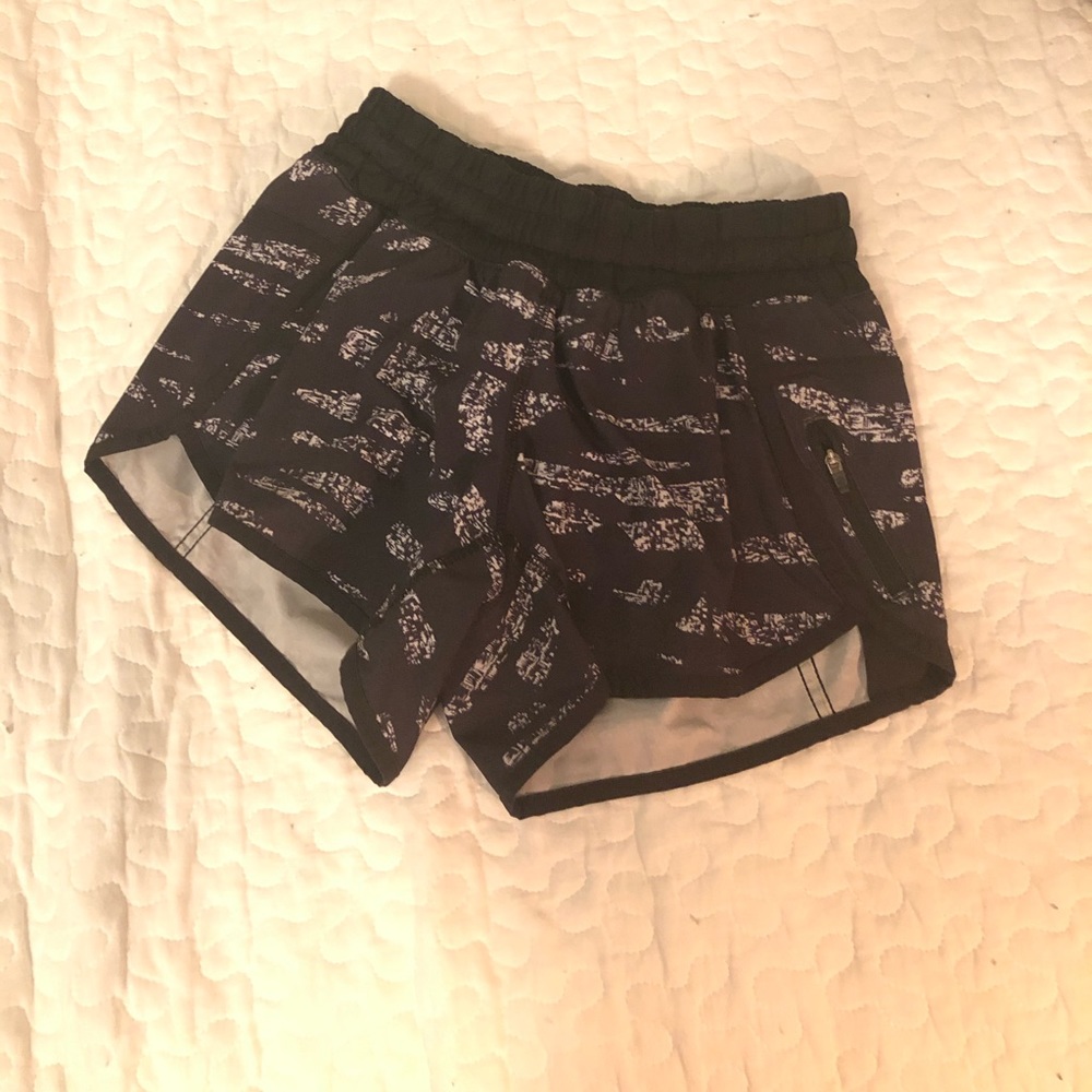 Lululemon tracker shorts size 4